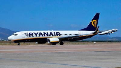 Letalo Ryanair na ronškem letališču (ANSA)