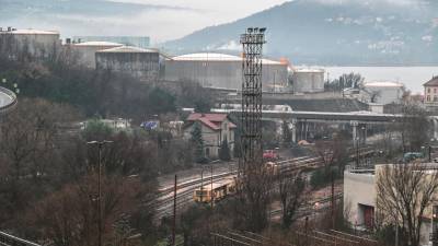 Cilj razpisa je podpreti trdne projekte, ki bodo ustvarjali delovna mesta (ARHIV)