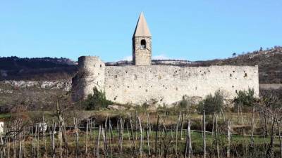 Cerkev sv. Trojice v Hrastovljah (ZDRAVKO PRIMOŽIČ/FPA/PRIMORSKE NOVICE)