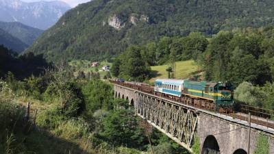 Avtovlak, ki povezuje Novo Gorico, Most na Soči in Bohinjsko Bistrico vozi z zmanjšano zmogljivostjo