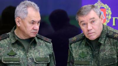 Ruski obrambni minister Sergej Šojgu (levo) in načelnik generalštaba ruskih sil Valerij Gerasimov (ANSA)