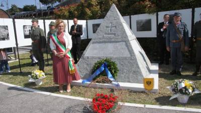 V Števerjanu so odkrili spomenik padlim vaščanom v 1. svetovni vojni (BUMBACA)