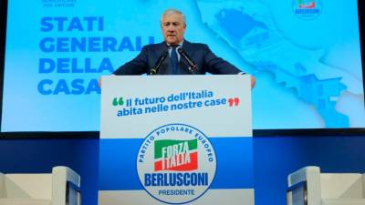 Stranka Antonia Tajanija (na sliki) Naprej, Italija je Ligo in Brate Italije pustila na cedilu (ANSA)