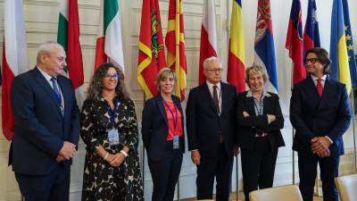 Udeleženci so se zavezali, da bodo začeli proces krepitve SEP-a (FOTODAMJ@N)