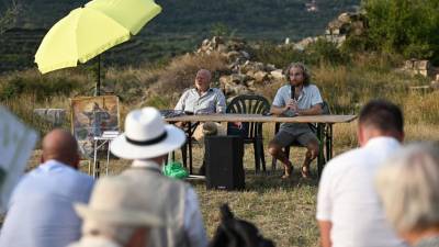 Arhitekt Davide Štokovac (desno) je spregovoril o zgodovini zaselkov Krmenka, Lakotišče, Domjo, Pulje in Frankovec