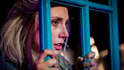 V naslovni vlogi nastopa Anja Drnovšek (STUDIODOR/DEAN GRGURICA)