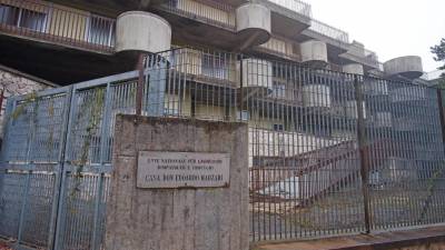 Zapuščeni dom Marzari v Naselju sv. Nazarija (FOTODAMJ@N)