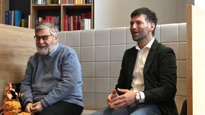 Milan Pahor (levo) je po 28 letih vodenja Odbora za proslavo bazoviških junakov zaupal Štefanu Čoku