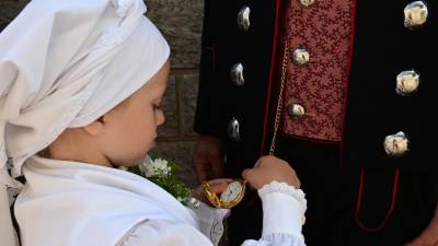 Otroci nekoč niso hodili na poroke, na Kraški ohceti pa je danes tudi veliko najmlajših (FOTODAMJ@N)