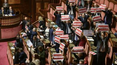 Del levosredinske opozicije je včeraj v parlamentu protestiral proti pravosodni reformi (ANSA)