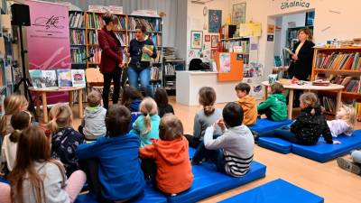 Pravljični maraton v Narodnem domu (FOTODAMJ@N)