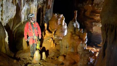 Matej Husu v novi odkriti jami pri Orleku (MATEJ HUSU/FACEBOOK)