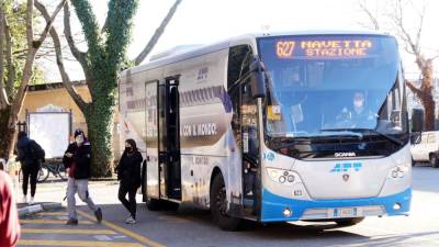 Avtobus podjetja APT (BUMBACA)