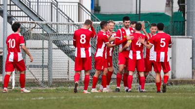 Veselje nogometašev Krasa po zadetku na igrišču Bearzot v Gorici (TIBALDI)