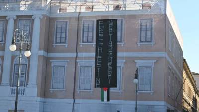 Transparent na Palači Carciotti (FOTODAMJ@N)