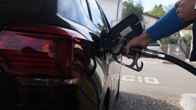 Cene pogonskih goriv so v Sloveniji od danes nižje