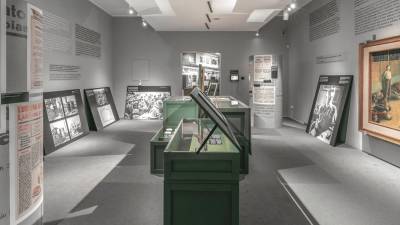 Razstavo v Mestnem muzeju Ljubljana so pripravili ob 80. obletnici konca vojne (BLAŽ GUTMAN/MGML)