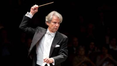 Dirigent Hartmut Haenchen (VERDI)