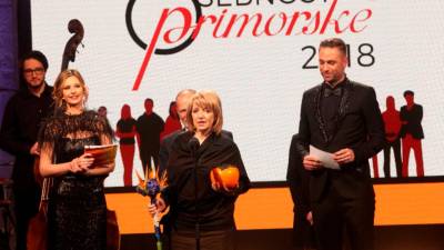 Patricija Lovišček z voditeljema prireditve (Tomaž Primožič/FPA)