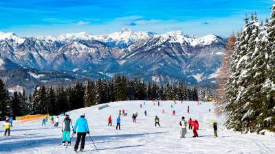 Na Cerknem so letos kljub krajši sezoni zabeležili več smučarjev (VISITCERKNO)