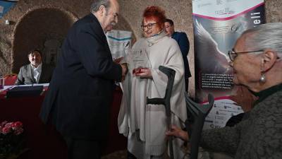 Miroslav Košuta je nagrado prejel iz rok Tatjane Rojc (FotoDamj@n)