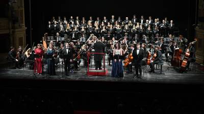 Na tržaškem odru je stala mogočna, pretežno mlajša zasedba