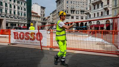 Na Goldonijevem trgu so se začela obnovitvena dela (FOTODAMJ@N)