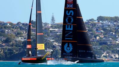 Luna Rossa je ponoči enkrat premagala Ineos in enkrat bila poražena (ANSA)