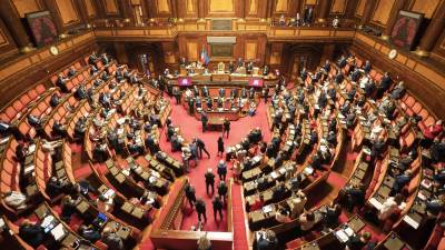 Arhivski posnetek italijanskega senata (ANSA)