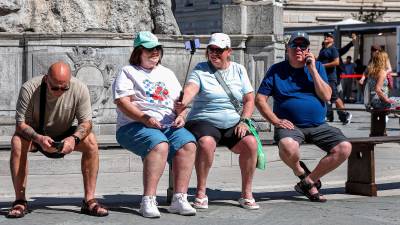 Turisti na tržaškem nabrežju (LUCA TEDESCHI/FOTODAMJ@N)