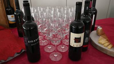 Možno bo okusiti pridelke iz vinogradov , ki se razprostirajo na širšem območju Krasa