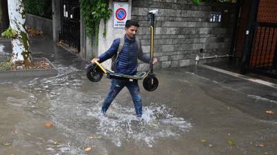 V prihodnjih urah naj bi tudi v naših krajih močno deževalo (ARHIV)