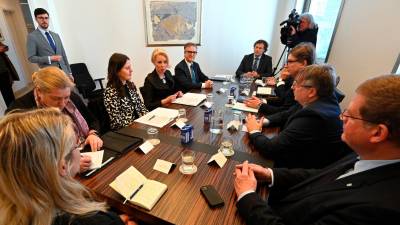 Predsednica Državnega zbora Republike Slovenije Urška Klakočar Zupančič se je v prostorih generalnega konzulata RS v Trstu sestala z zastopstvom slovenske narodne skupnosti v Italiji (FOTODAMJ@N)