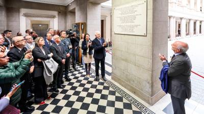 Trijezično spominsko tablo sta odkrila predsednik sodišča Igor Maria Rifiorati in občinski odbornik Giorgio Rossi (LUCA TEDESCHI/FOTODAMJ@N)