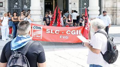 Skupščina tržaških zaposlenih v klicnih centrih (LUCA TEDESCHI/FOTODAMJ@N)