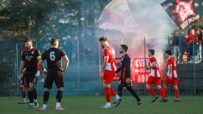Veselje Krasovih navijačev v Štandrežu po zadetku (TIBALDI)