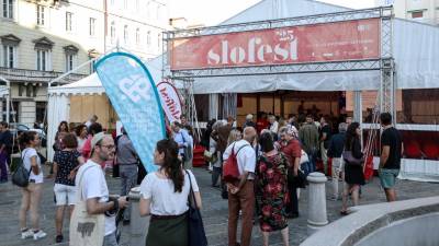 Šotor Slofesta na Borznem trgu (TEDESCHI/FOTODAMJ@N)