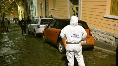 Preiskovalci pri Sv. Alojziju, kjer so našli truplo 73-letnika (FOTODAMJ@N)