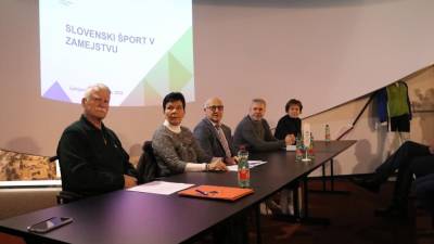 Od leve: Ivan Peterlin, Sonja Poljšak, predsednik OKS Bogdan Gabrovec, Marijan Velik in Andrea Kovacs