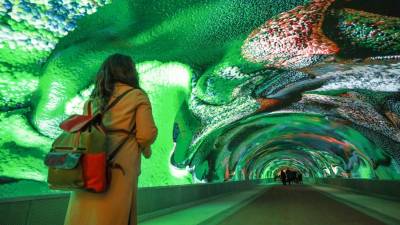 V Bombijevem predoru je zasijala umetniška instalacija Refika Anadola