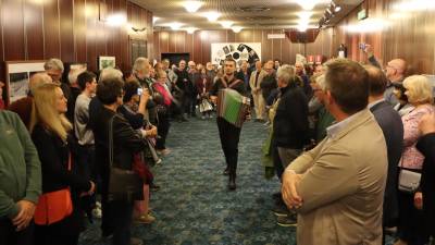 Za praznično vzdušje je poskrbel tržaški harmonikar Mitja Tull (FOTO K.D.)