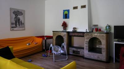Velike hišo, ki je bila last zasebnika, so spremenili v kraj sprejemanja