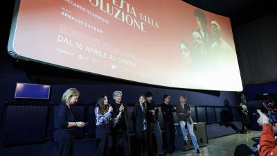 Svojo tržaško premiero je film <i>Alla festa della Rivoluzione</i> v četrtek zvečer doživel v kinu Nazionale