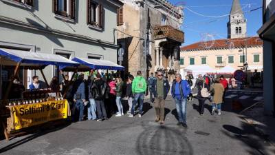 Današnji vrvež po proseških ulicah