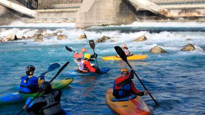 S Sočo se je danes spopadlo osem drznih kajakašev (BUMBACA)