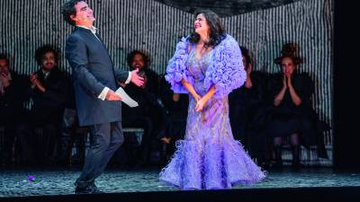 Opera Potovanje v Reims je postavljena kot jubilejna zabava v čast pevke Cecilie Bartoli (MARCO BORRELLI)