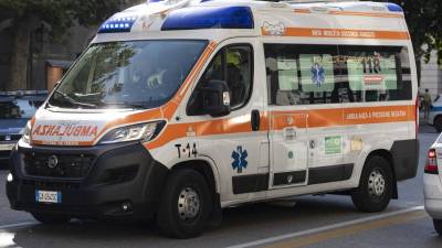 Kljub takojšnjemu posredovanju reševalcev moškemu ni bilo pomoči (fotografija je simbolična)