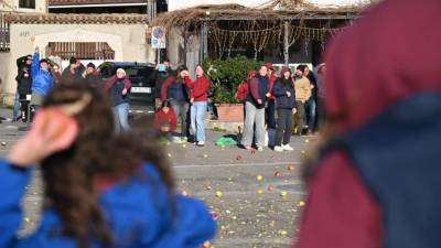 Prvo jabolko vrže vedno nova frejla, letos so neporočene Boljunčanke izbrale Anjo Glavina