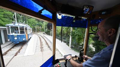 Openski tramvaj med vožnjo (ARHIV)