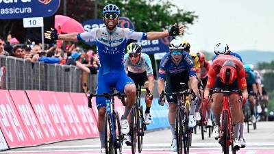 Avstralec Michael Matthews je ugnal vse ostale v današnjem sprintu (ANSA)